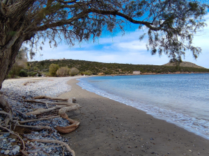 Karavostasi beach at Kalo Chorio