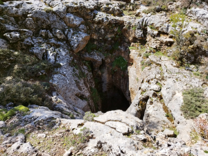 Tafkos sinkhole at Psakofarango