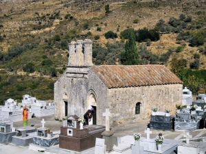 Ναός Αγίου Ιωάννη και Αγίας Τριάδας στην Παντάνασσα