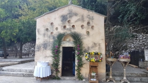 Panagia Sourouthiani Church at Alikambos